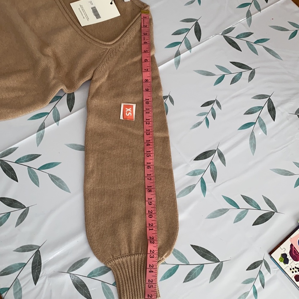 Harlow Sweater
Billie the Label - Picture 9 of 14